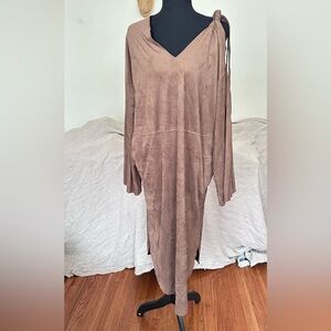 Relaxed V-Neck Long Sleeve Dress in Mauve Brown